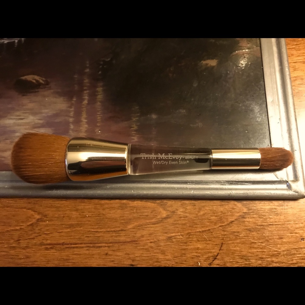 Wet/Dry Even Skin brush
